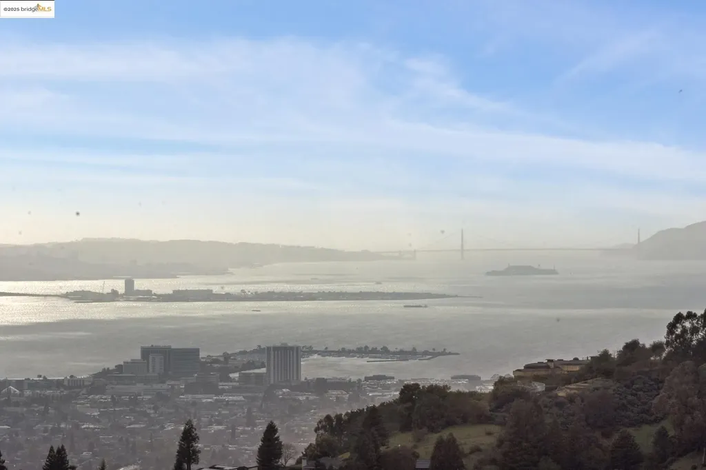 5 Woodside Way Oakland CA 94611