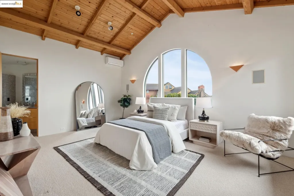 5 Woodside Way Oakland CA 94611