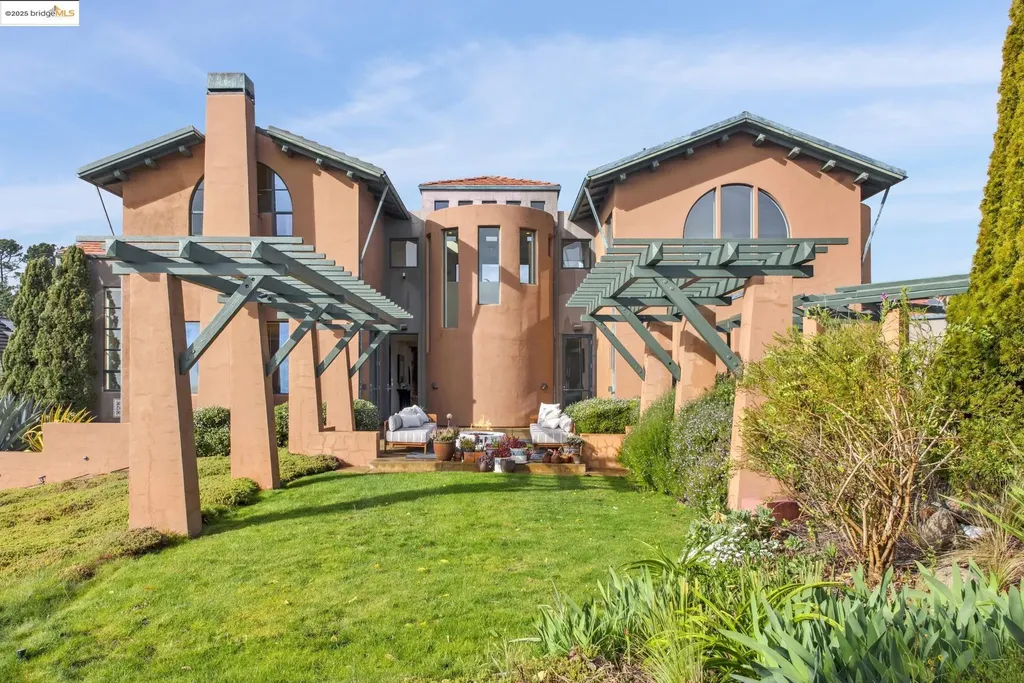 5 Woodside Way Oakland CA 94611