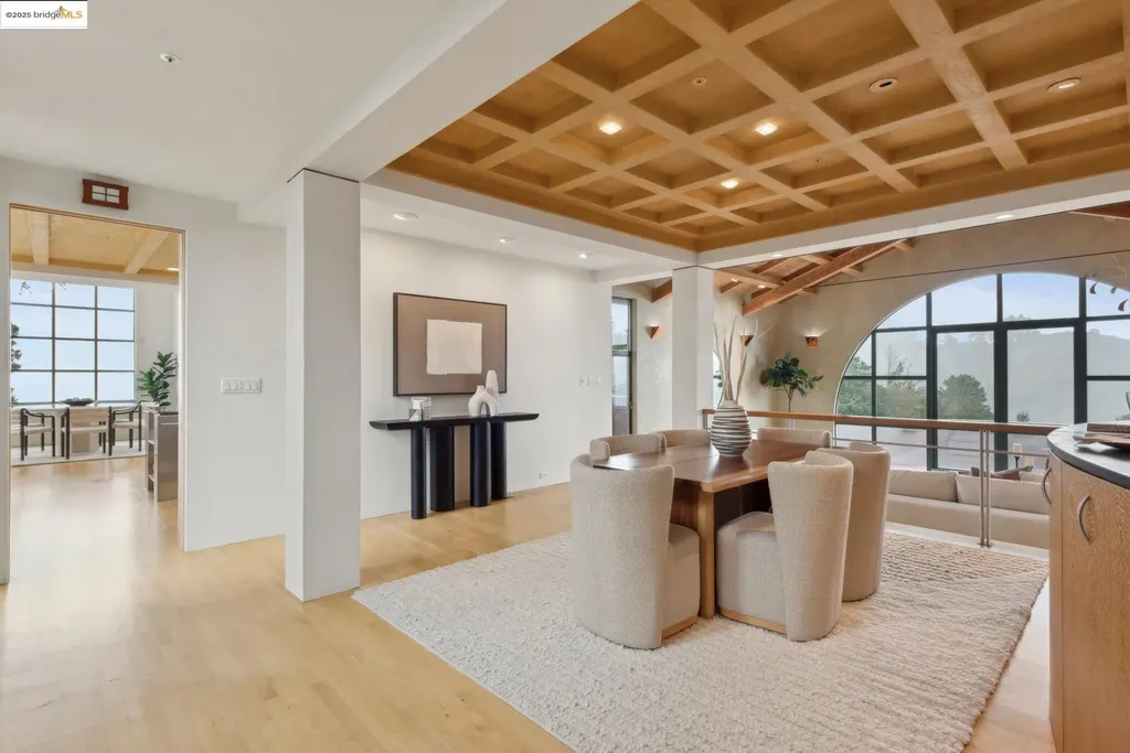 5 Woodside Way Oakland CA 94611