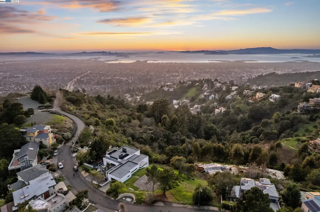 7041 Devon Way Berkeley CA 94705
