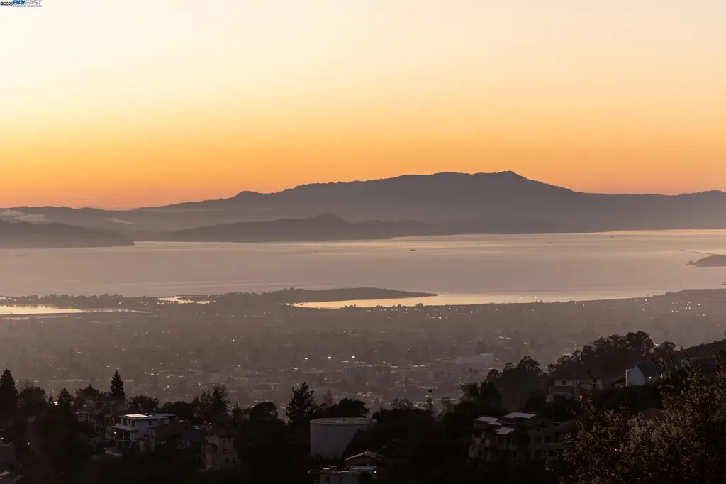 7041 Devon Way Berkeley CA 94705