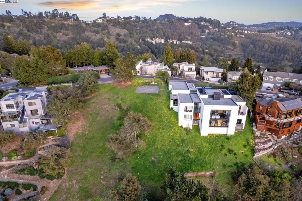 7041 Devon Way Berkeley CA 94705