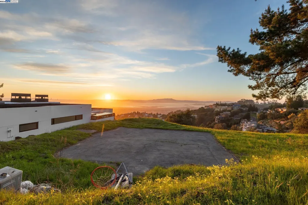 7041 Devon Way Berkeley CA 94705