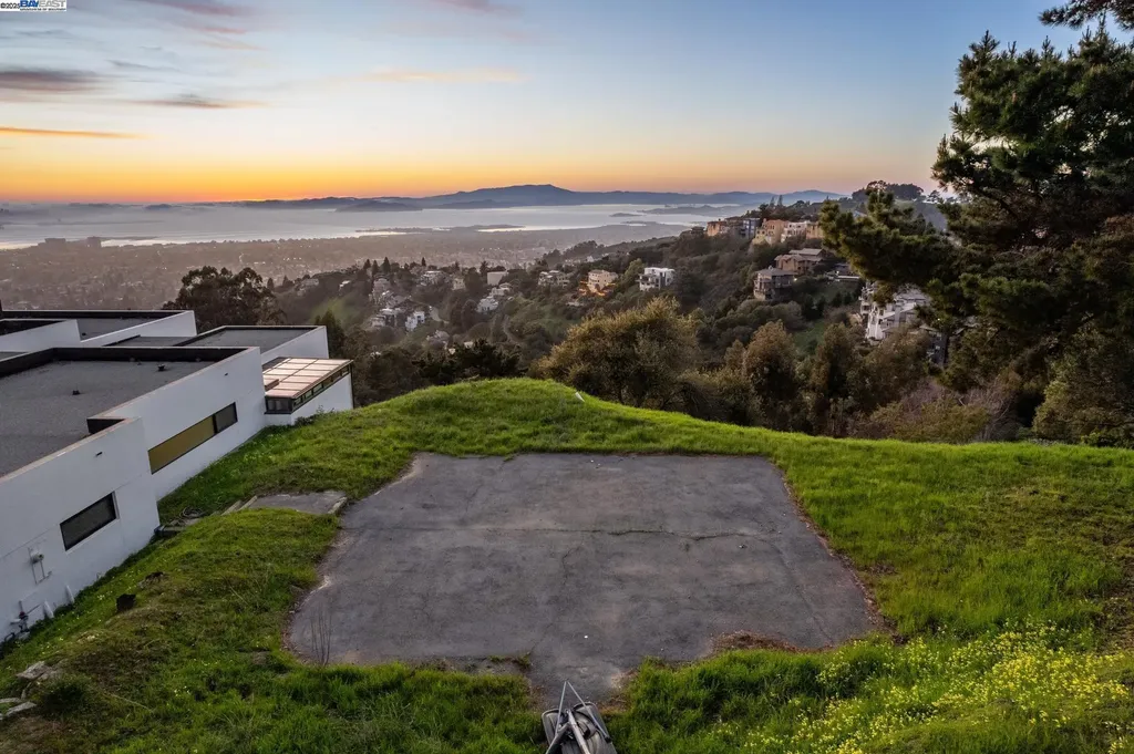 7041 Devon Way Berkeley CA 94705
