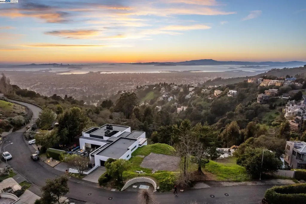 7041 Devon Way Berkeley CA 94705