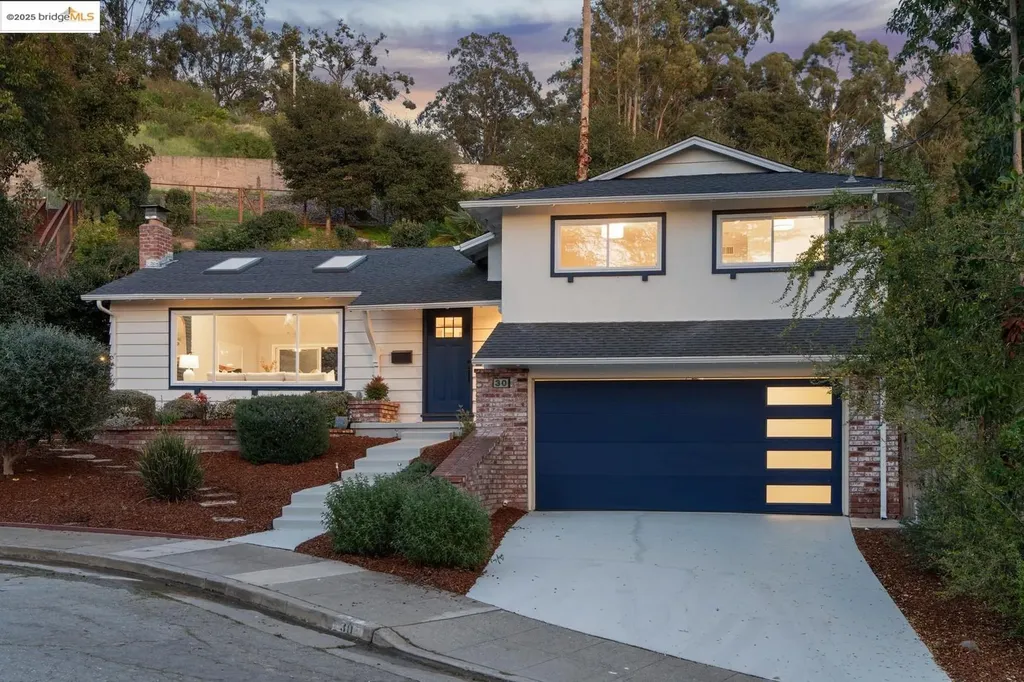 30 Merlin Court Oakland CA 94605