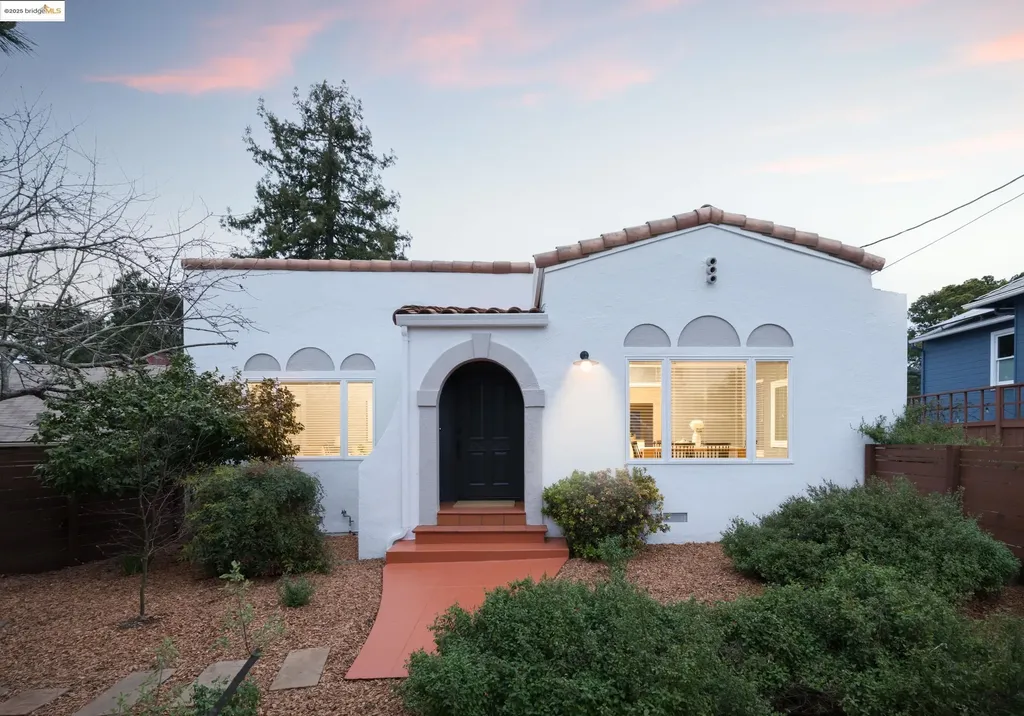 7025 Thornhill Drive Oakland CA 94611