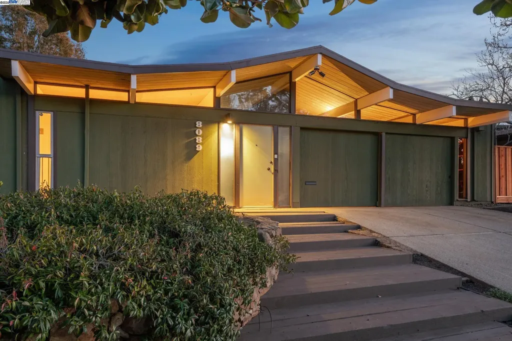 8089 Shay Drive Oakland CA 94605