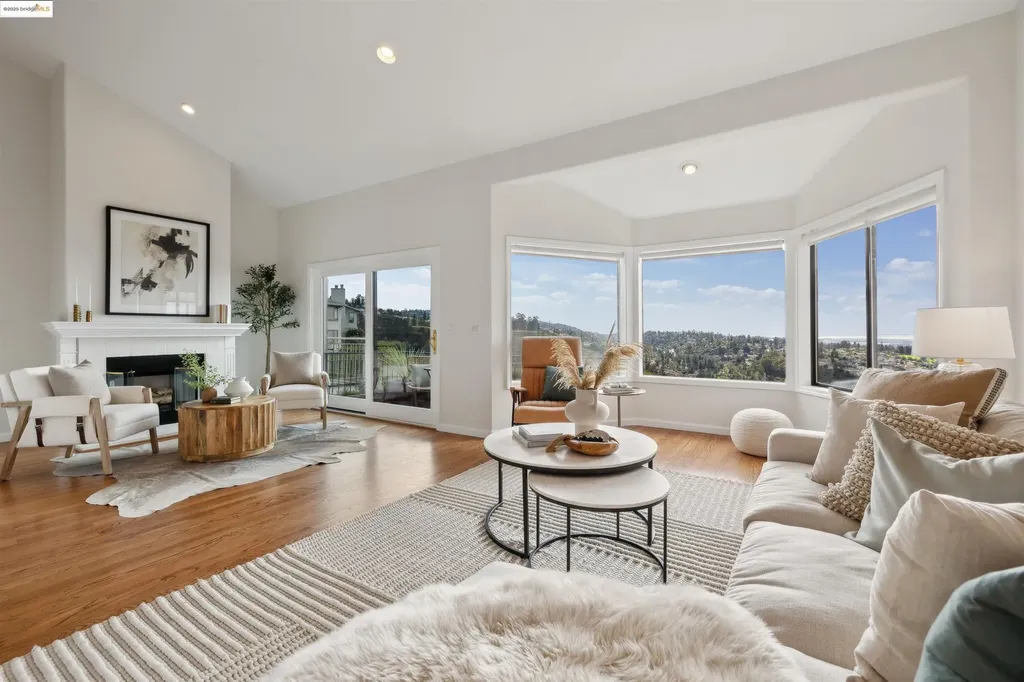 40 Starview Drive Oakland CA 94618