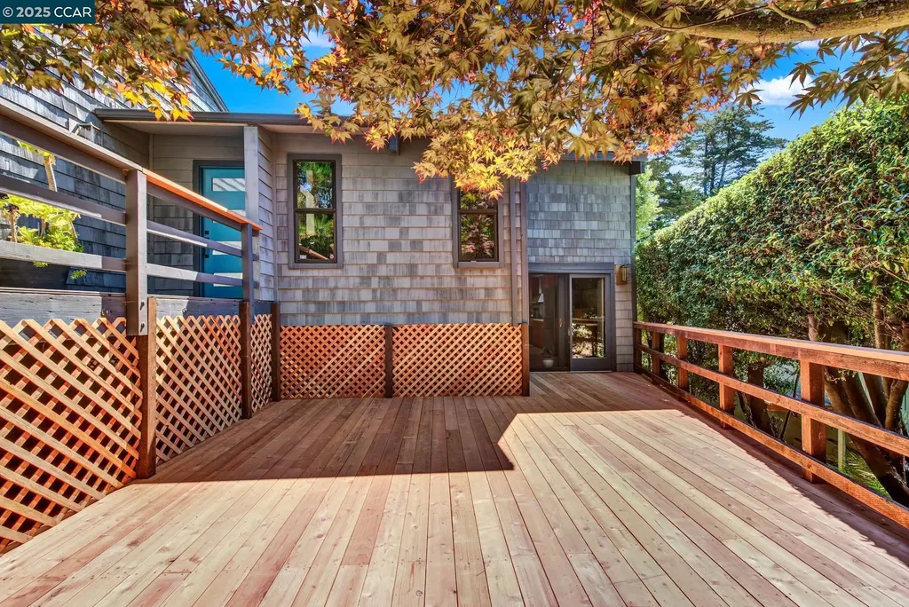 7112 Sayre Drive Oakland CA 94611