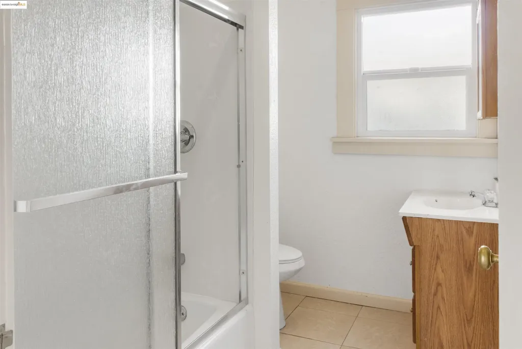 2301 12th Avenue Oakland CA 94606