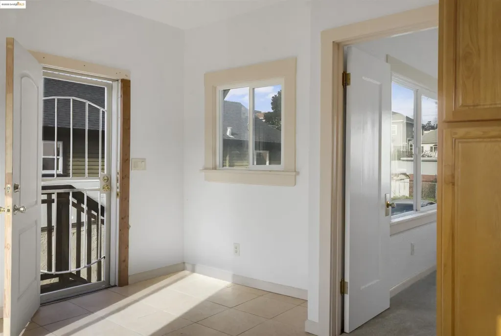 2301 12th Avenue Oakland CA 94606