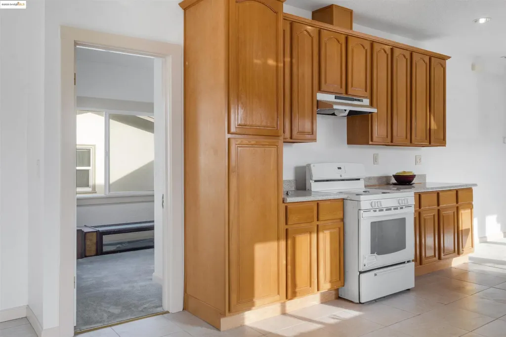 2301 12th Avenue Oakland CA 94606