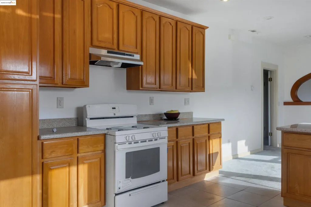 2301 12th Avenue Oakland CA 94606