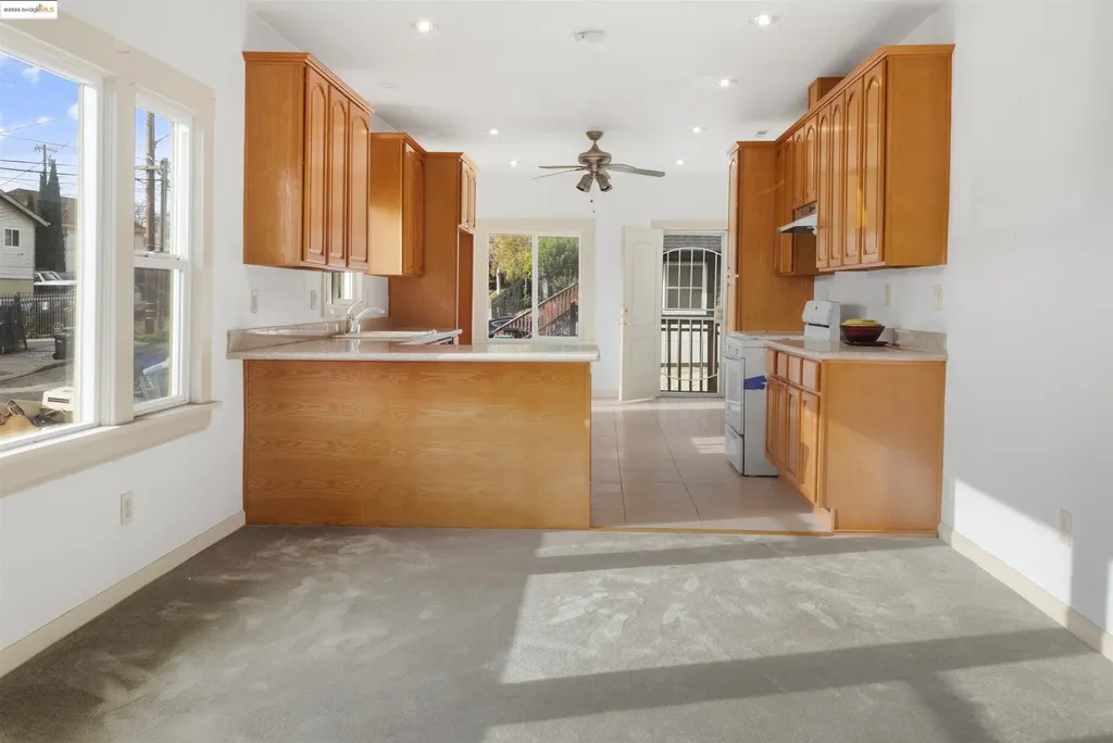 2301 12th Avenue Oakland CA 94606