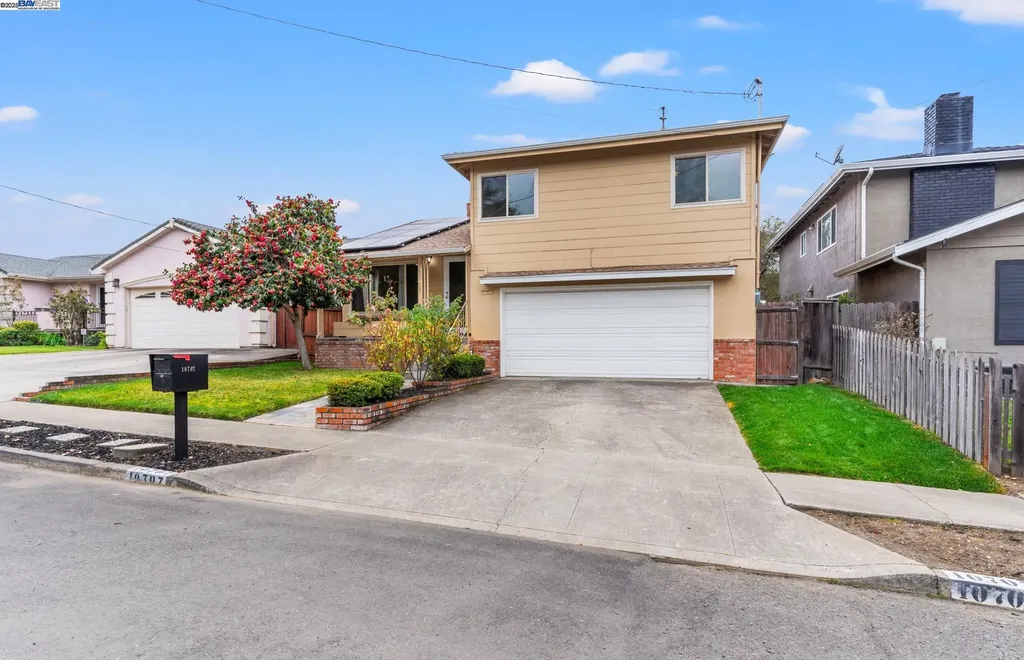 10707 Mark Street Oakland CA 94605