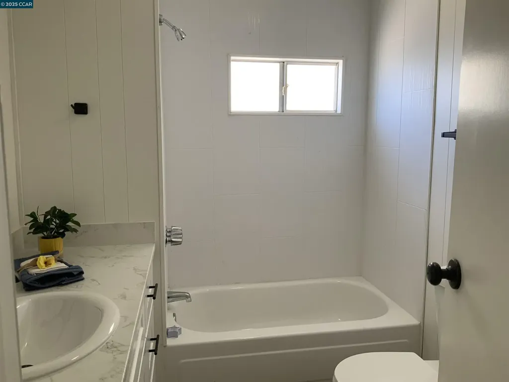 165 Tiki Lane Pittsburg CA 94565