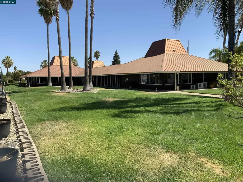 165 Tiki Lane Pittsburg CA 94565