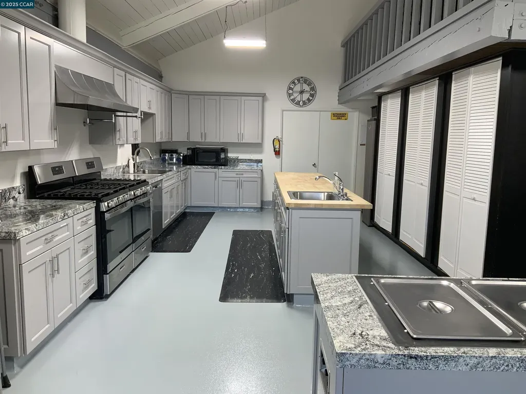 165 Tiki Lane Pittsburg CA 94565