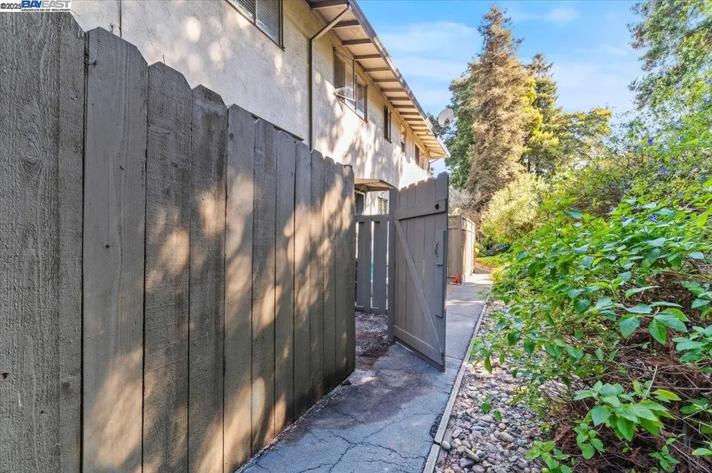 462 Craven Court Hayward CA 94541