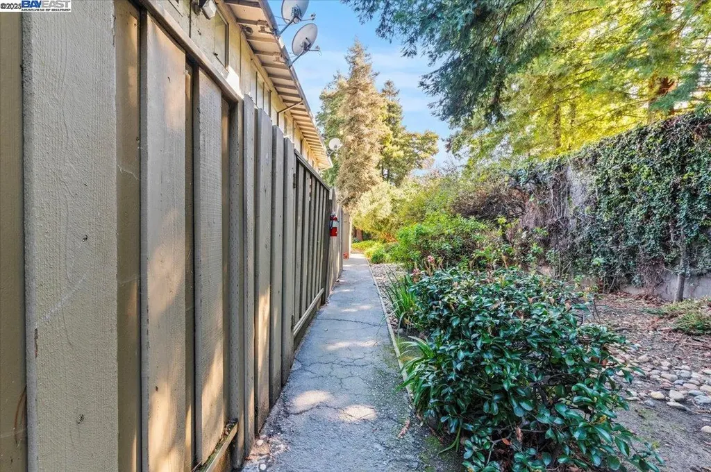 462 Craven Court Hayward CA 94541