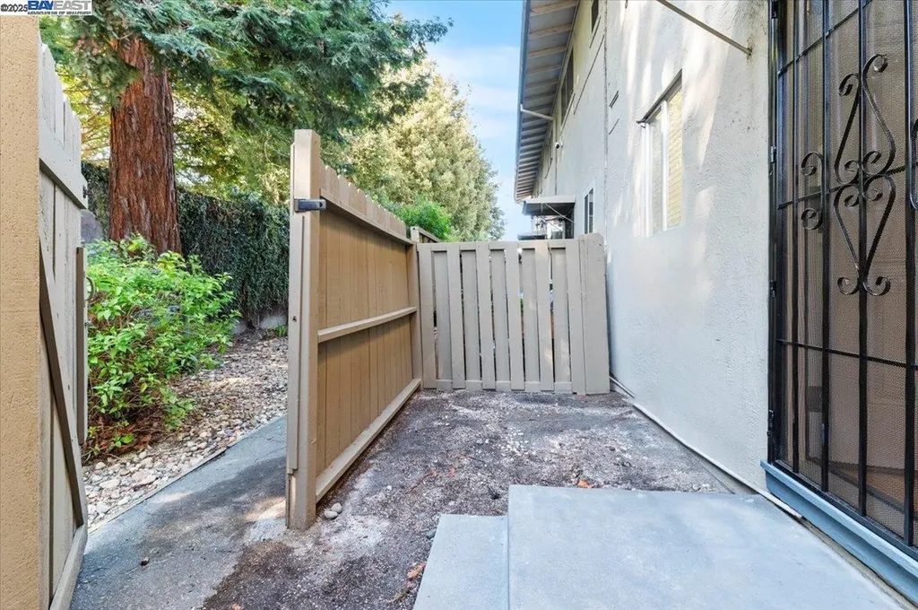 462 Craven Court Hayward CA 94541