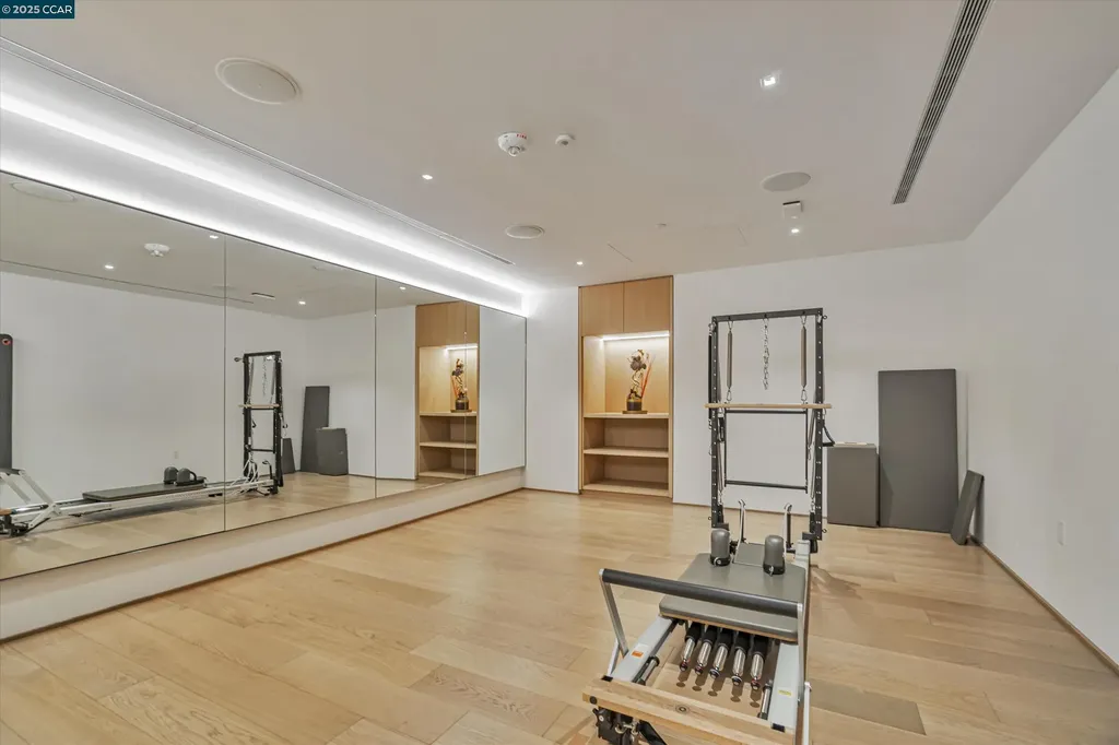 1 Steuart Lane San Francisco CA 94105