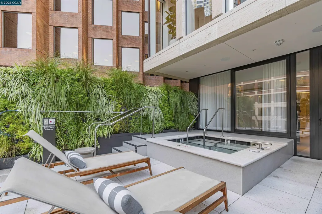 1 Steuart Lane San Francisco CA 94105