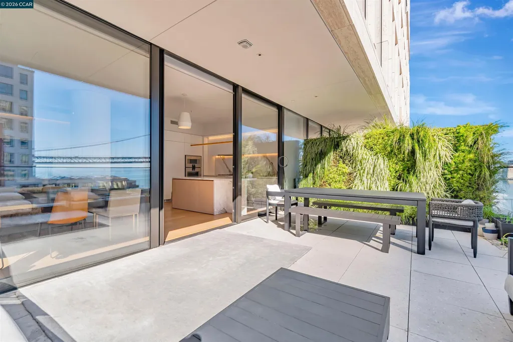 1 Steuart Lane San Francisco CA 94105