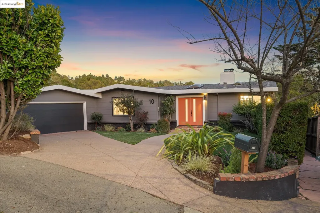 Oakland CA, 10 Southwood Court