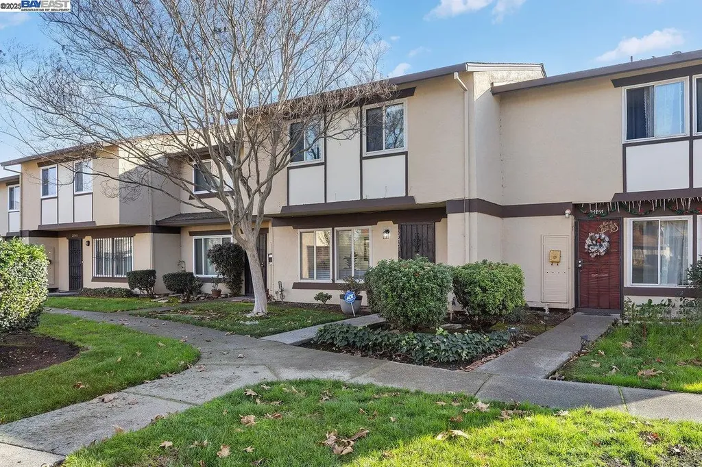 27753 Hummingbird Court Hayward CA 94545
