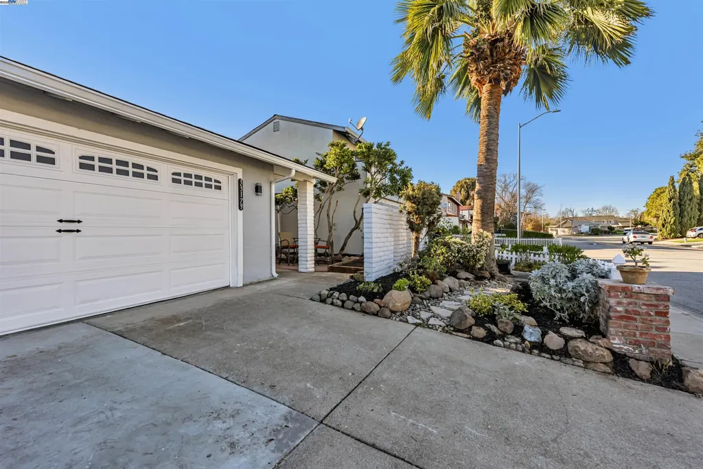 33179 Great Salt Lake Drive Fremont CA 94555