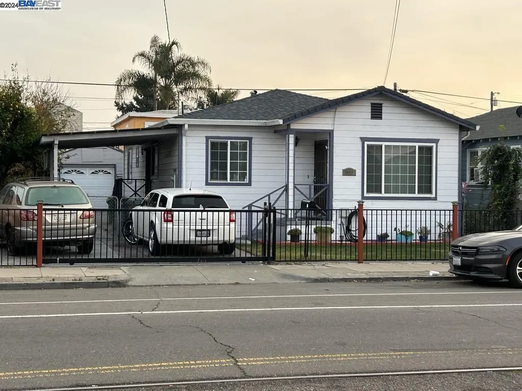 1060 105th Avenue Oakland CA 94603