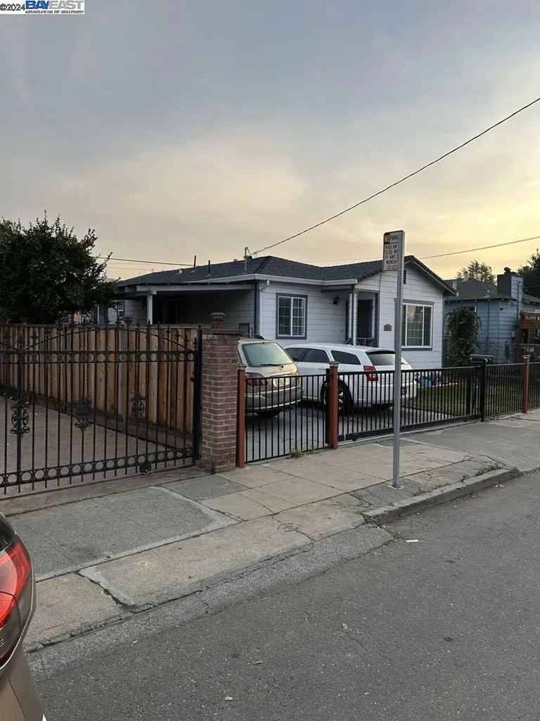 1060 105th Avenue Oakland CA 94603