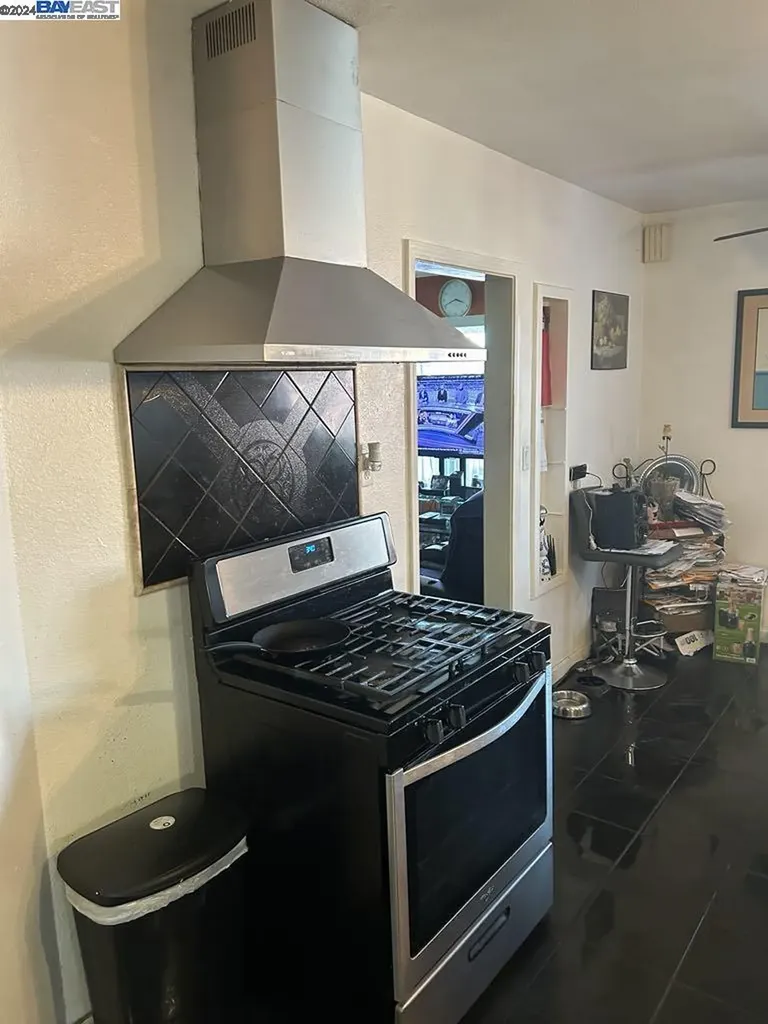 1060 105th Avenue Oakland CA 94603