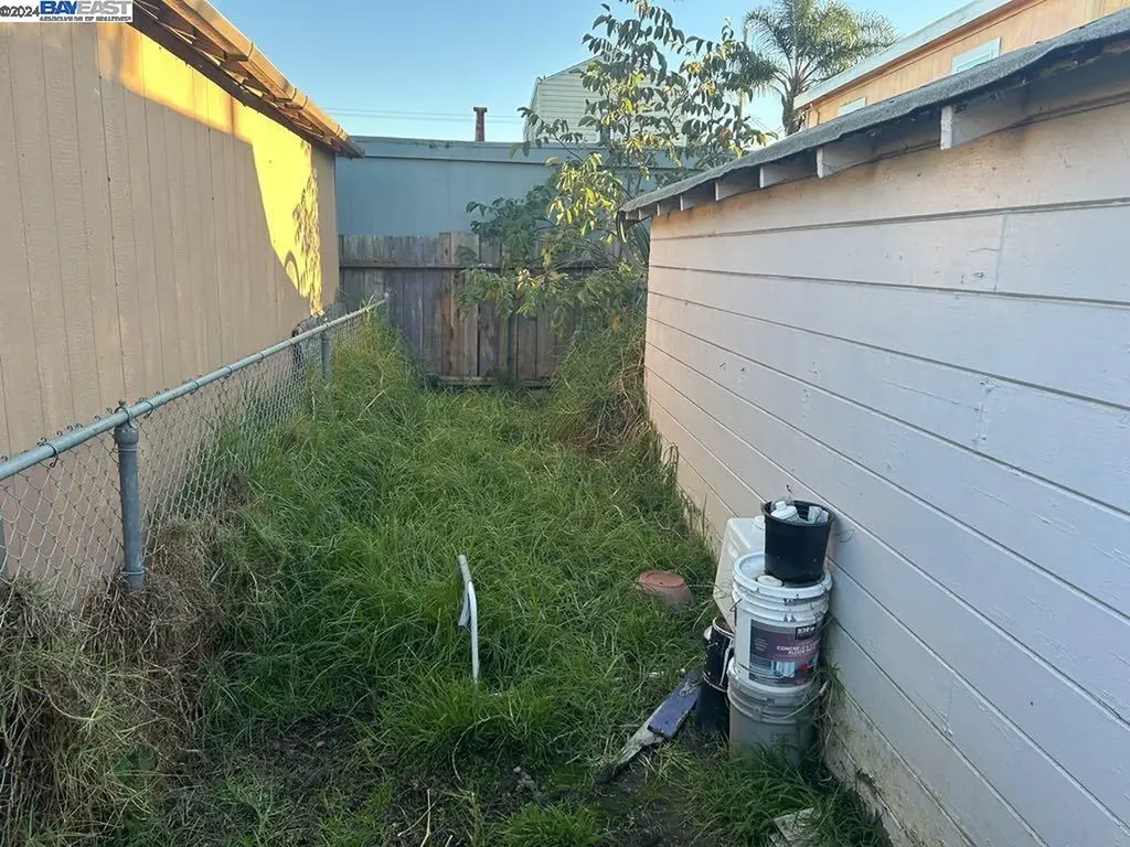 1060 105th Avenue Oakland CA 94603