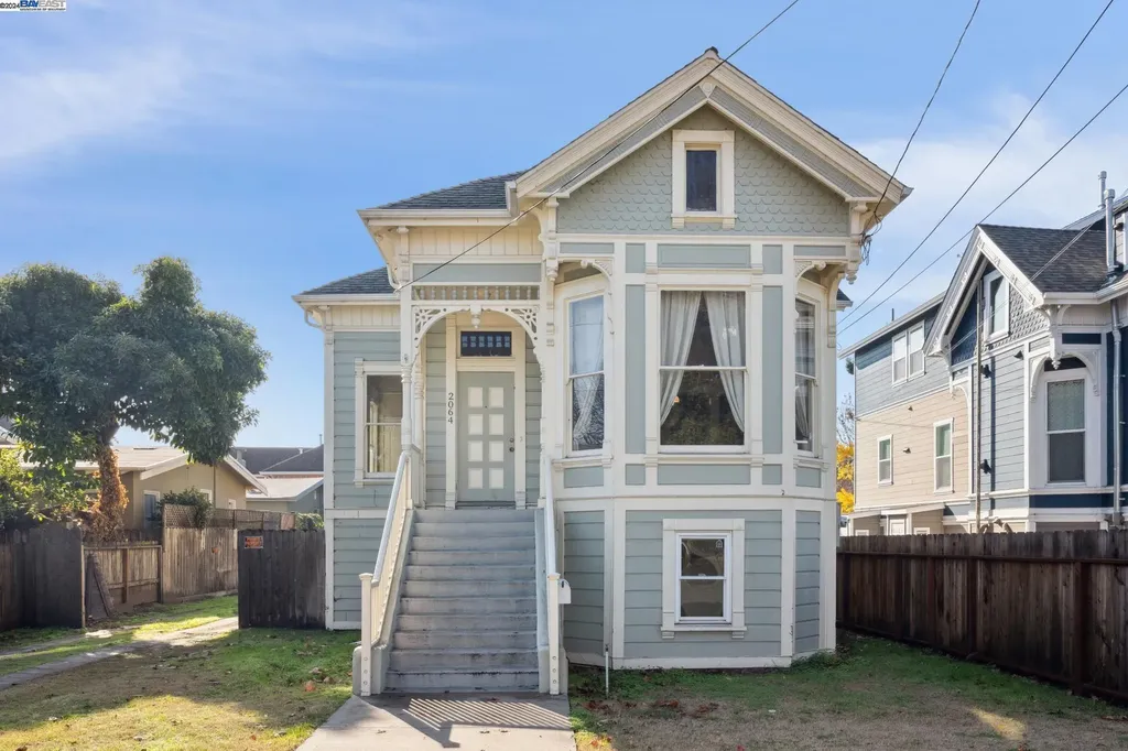 2064 San Antonio Avenue Alameda CA 94501
