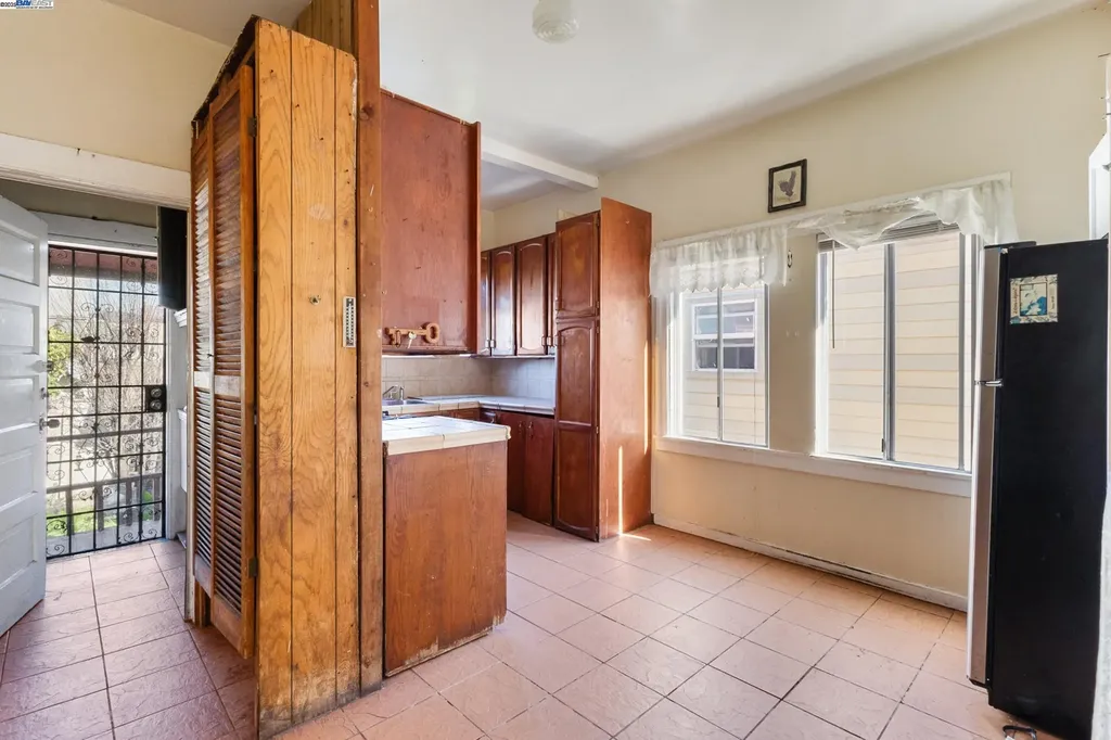 2918 Foothill Boulevard Oakland CA 94601