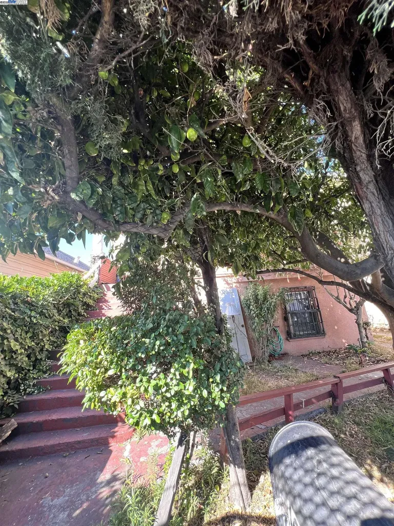 2918 Foothill Boulevard Oakland CA 94601