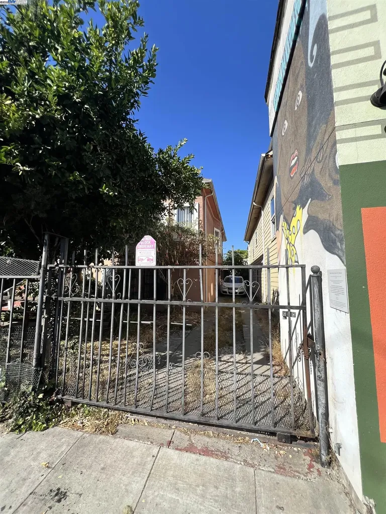 2918 Foothill Boulevard Oakland CA 94601