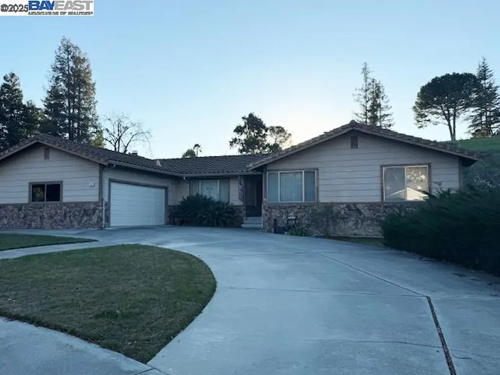 1122 Sioux Court Fremont CA 94539