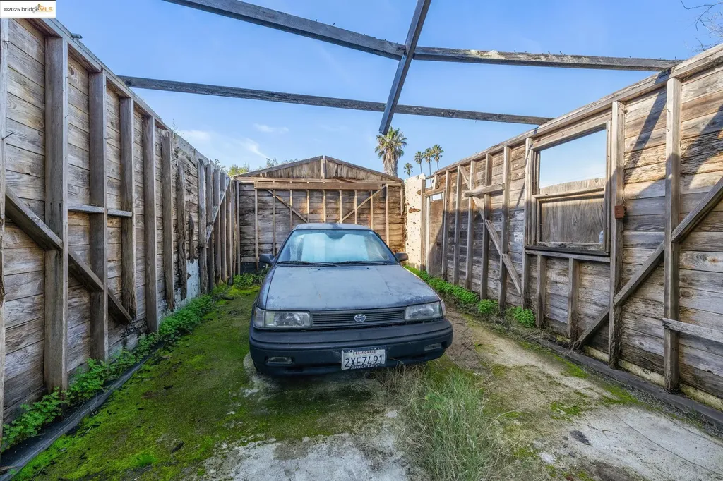 3032 Mabel Street Berkeley CA 94702