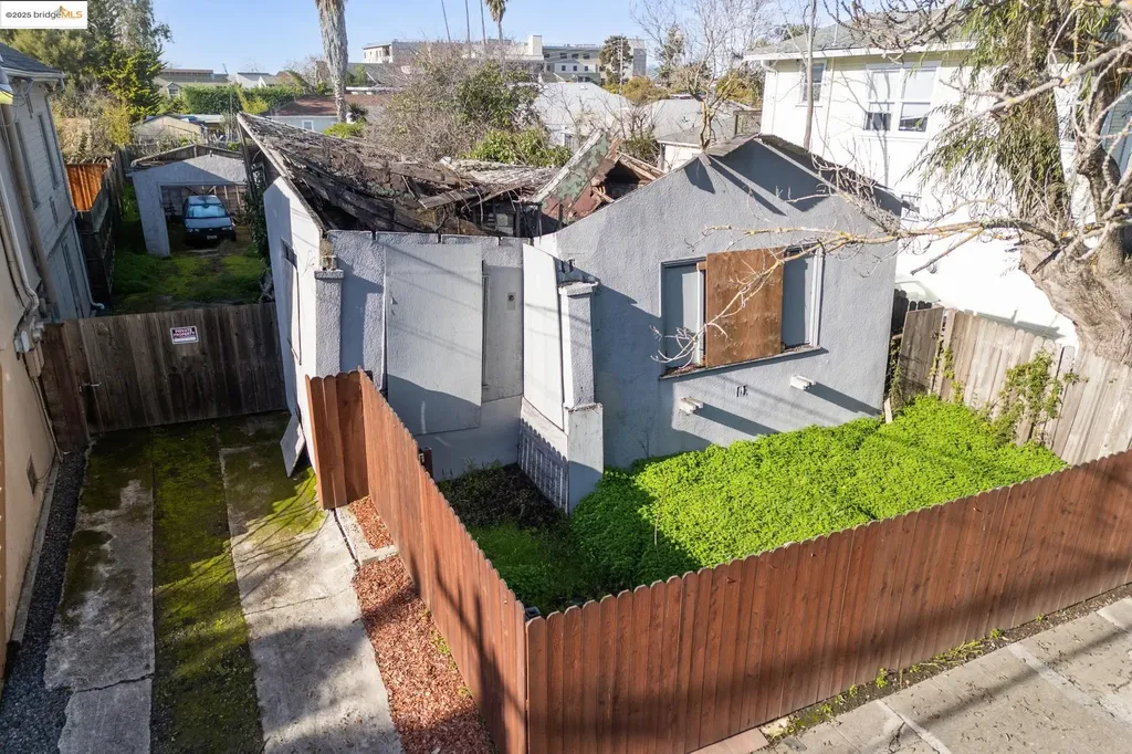 3032 Mabel Street Berkeley CA 94702