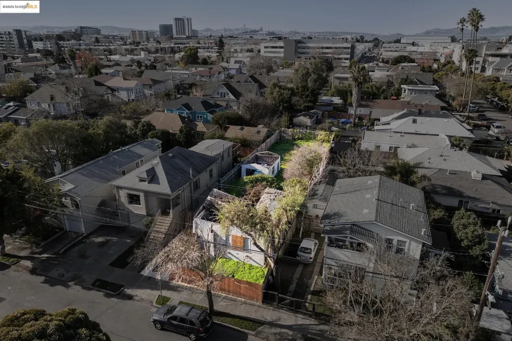 3032 Mabel Street Berkeley CA 94702