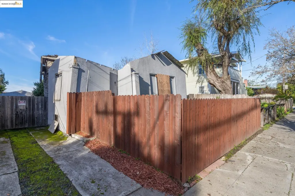3032 Mabel Street Berkeley CA 94702