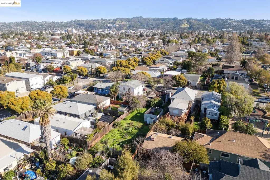 3032 Mabel Street Berkeley CA 94702