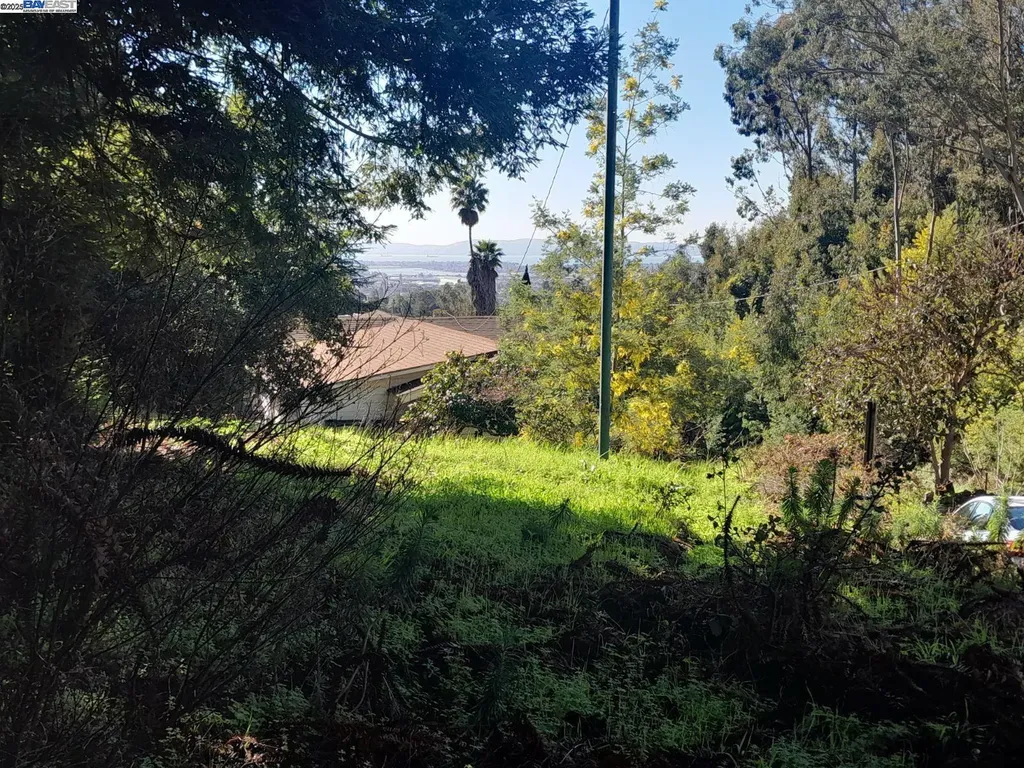 6401 Leona Street Oakland CA 94605