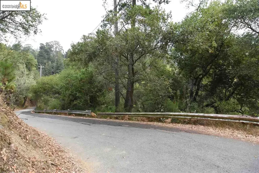6050 Balboa Drive Oakland CA 94611