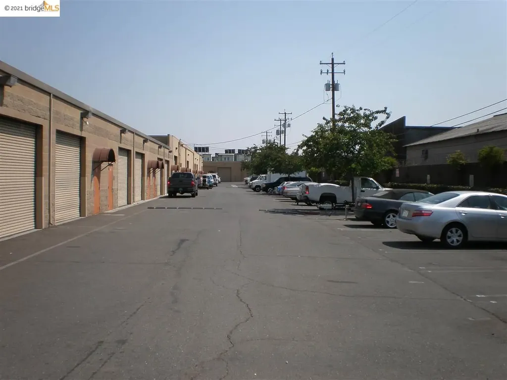 910 81st #24 Oakland CA 94621